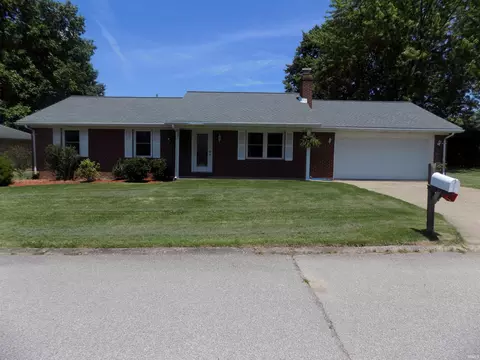 8666 Hanover Dr, Newburgh, IN 47630