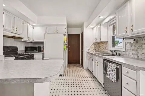 Kitchen - 51999 Ray Dr, Granger, IN 46530 photo 1 of 2