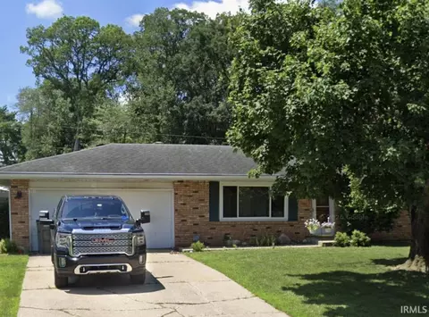 51999 Ray Dr, Granger, IN 46530