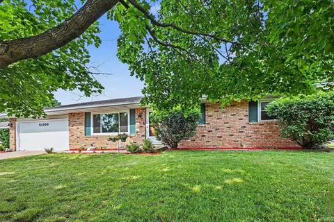 Exterior - 51999 Ray Dr, Granger, IN 46530 photo 1 of 7