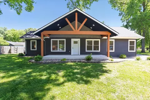 57830 Appletree Dr, Osceola, IN 46561