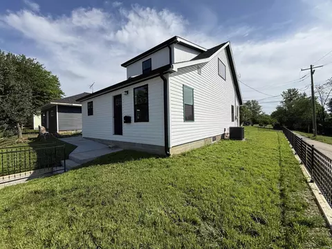 716 S 9th St, Petersburg, IN 47567
