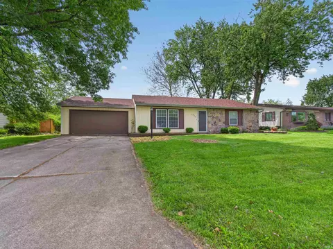 6908 Curwood Dr, Fort Wayne, IN 46835