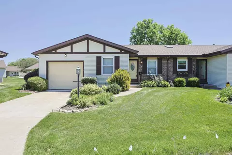 1870 St Michaels Ct, South Bend, IN 46614