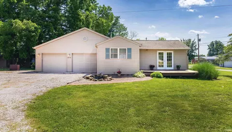 9952 E Mckinley St, Otwell, IN 47564