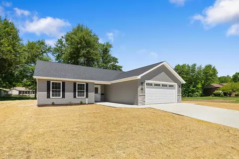 203 S Ivy Ln, Butler, IN 46721