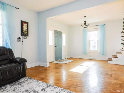 Living - 217 E Central Ave, Bluffton, IN 46714 photo 1 of 3