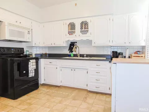 Kitchen - 217 E Central Ave, Bluffton, IN 46714 photo 3 of 3