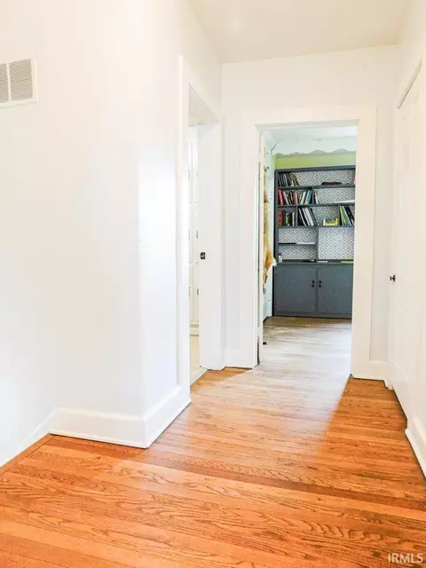 Entry Way - 217 E Central Ave, Bluffton, IN 46714 photo 3 of 3
