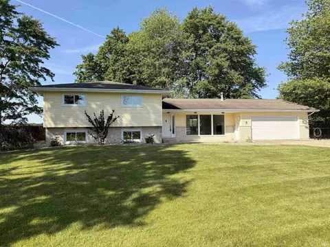 11298 Us 20 Hwy, Middlebury, IN 46540