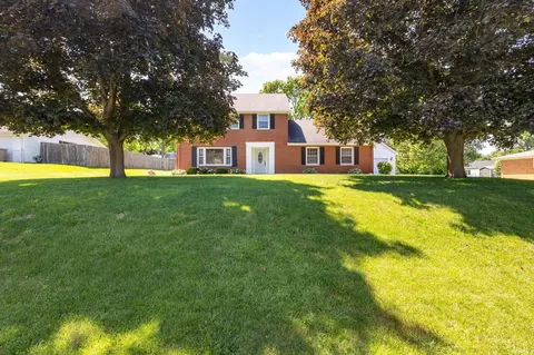 5501 Abshire Dr, South Bend, IN 46614