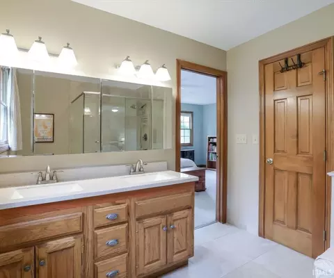 Bath - 701 E Tracee Ct, Bloomington, IN 47401 photo 1 of 5