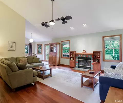 Living - 701 E Tracee Ct, Bloomington, IN 47401 photo 4 of 5