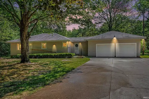 57954 Pear Rd, South Bend, IN 46619