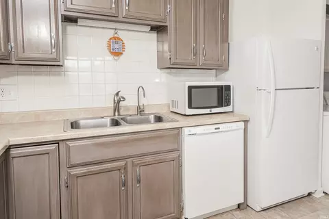 Kitchen - 1130 E Carnaby St, Bloomington, IN 47401 photo 4 of 4