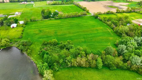 100 W Rd, Howe, IN 46746