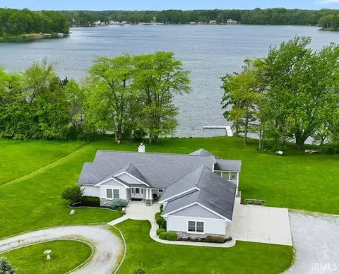 6260 N 100 W Rd, Howe, IN 46746