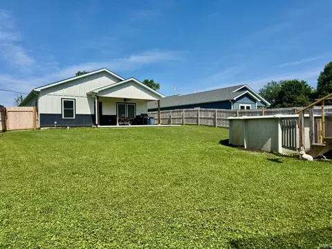 Exterior - 444 13th St, Mitchell, IN 47446 photo 8 of 11
