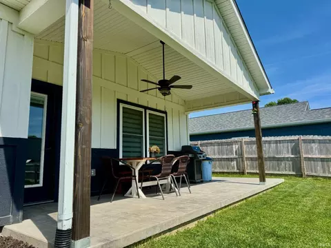 Exterior - 444 13th St, Mitchell, IN 47446 photo 6 of 11