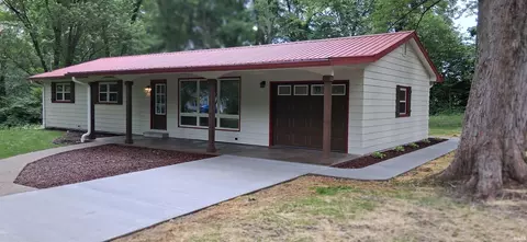 3862 N North Fork Ln, Vincennes, IN 47591