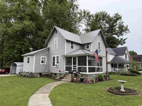 406 N Main St, Syracuse, IN 46567
