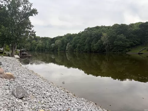 31 N Diamond Point Rd, Monticello, IN 47960