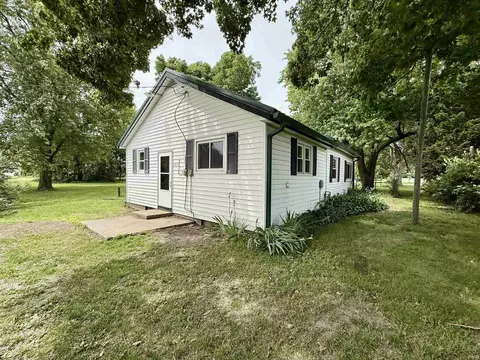3703 E Main St, Star City, IN 46985