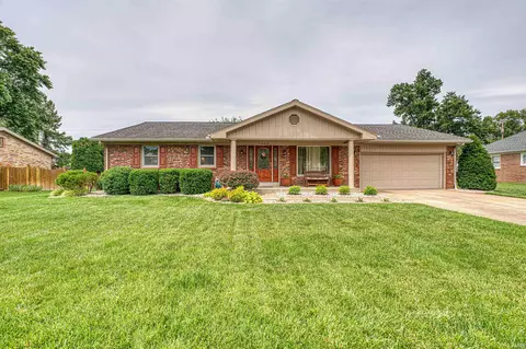 7888 Meadow Ln, Newburgh, IN 47630