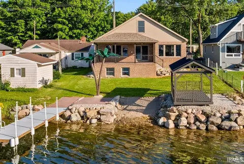64 W Lakeside Dr, North Manchester, IN 46962