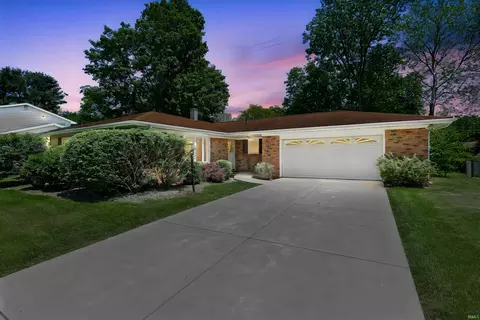 53190 Oakton Dr, South Bend, IN 46635