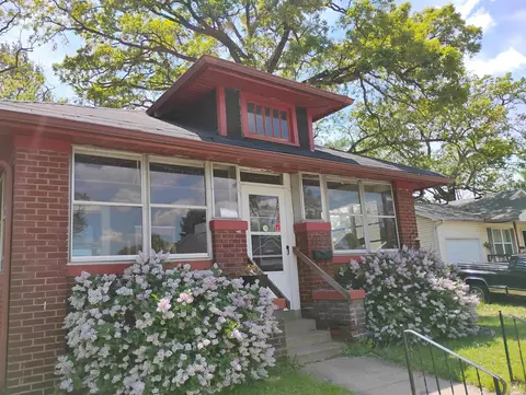 1128 Bissell St, South Bend, IN 46617