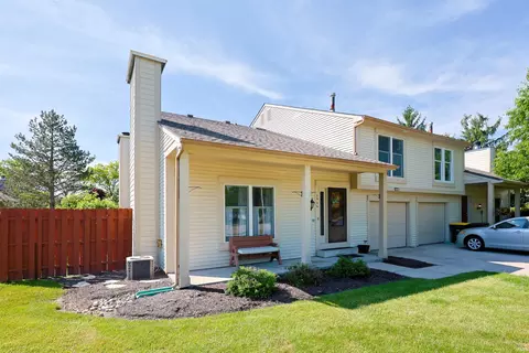 5906 Sawmill Woods Ct, Fort Wayne, IN 46835
