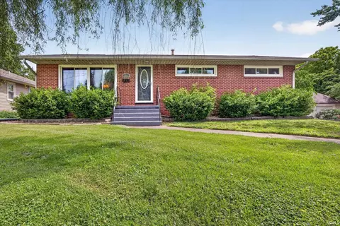 291 W Davis St, Bloomfield, IN 47424