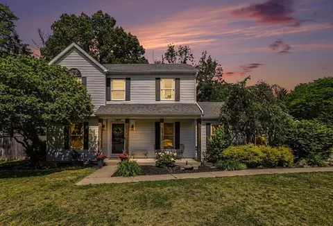 1802 Cross Creek Dr, South Bend, IN 46628
