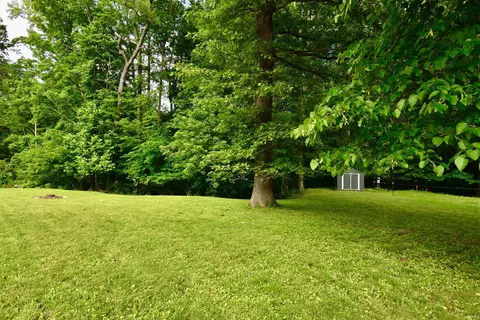 5073 State Road 45 Rd, Nashville, IN 47448