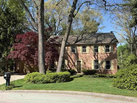 50951 Candlewood Ct, Granger, IN 46530