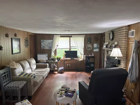 Living - 4486 E State Road 164 Hwy, Jasper, IN 47546 photo 2 of 3
