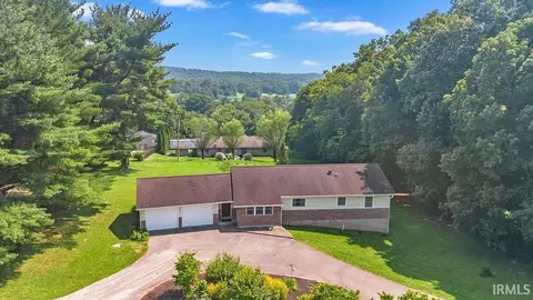 1744 Parkview Dr, Bedford, IN 47421