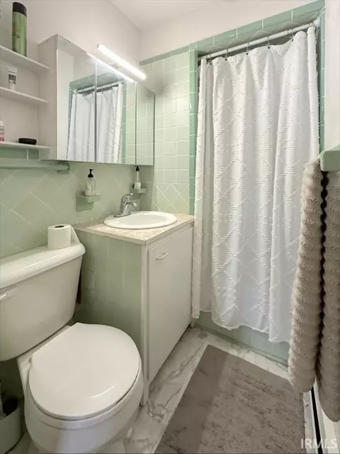 Bath - 3970 S 400 E, Kokomo, IN 46902 photo 1 of 1