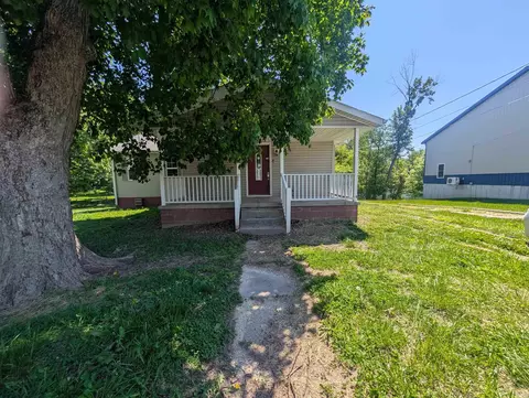 1744 Bedford Rd, Washington, IN 47501
