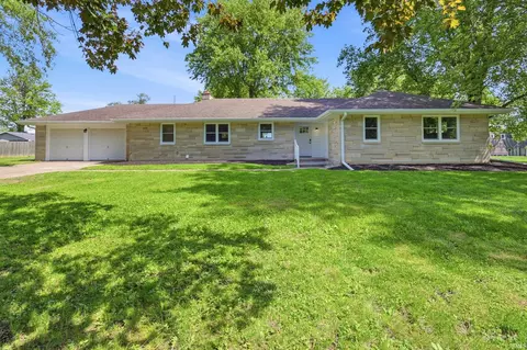 1600 W Red Maple Rd, Muncie, IN 47303