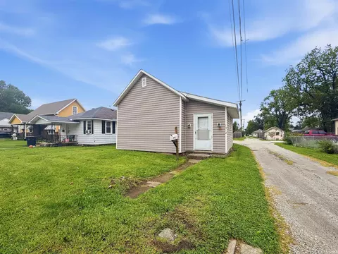 1312 N D St, Elwood, IN 46036