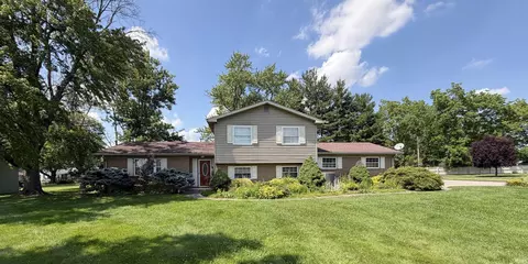 1890 Oak St, Linton, IN 47441