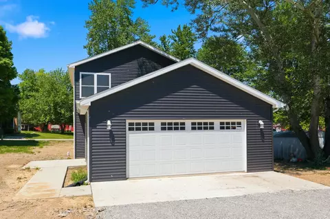 206 W Lincoln St, Ashley, IN 46705