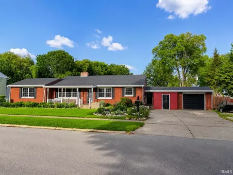 222 S Shumaker Dr, Bremen, IN 46506