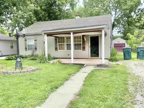1804 E 25th St, Muncie, IN 47302