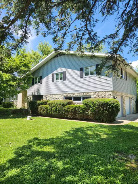 7300 W Nixon Rd, Yorktown, IN 47396