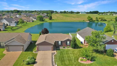 4000 Eagle Watch Dr, Evansville, IN 47725