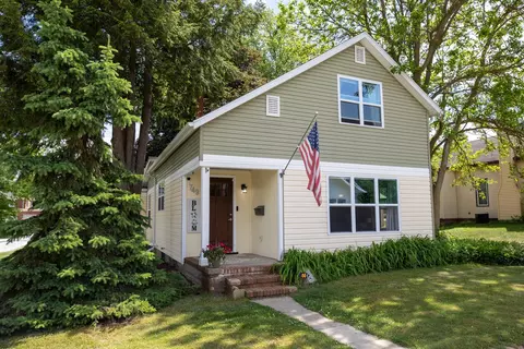 749 Thayer St, Plymouth, IN 46563