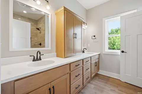 Bath - 13134 Branstrator Rd, Yoder, IN 46798 photo 1 of 4